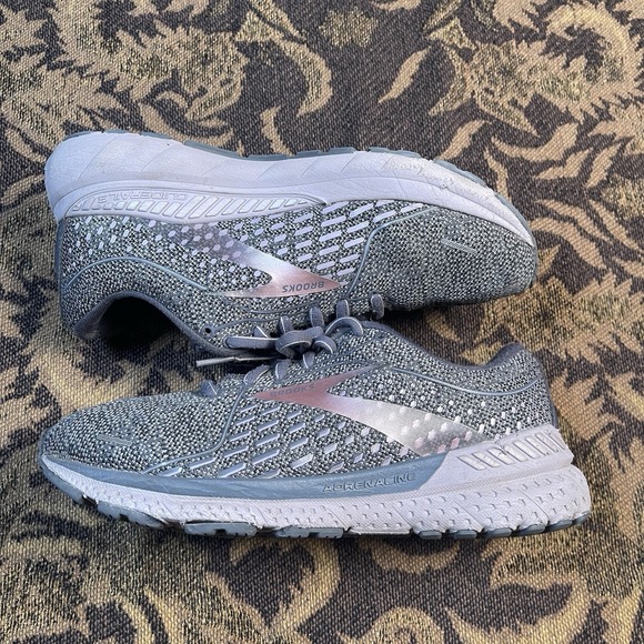 Brooks Adrenaline GTS 21 Womens 8 D Gray Lavender Running Jogging Shoes Sneaker - Picture 1 of 14